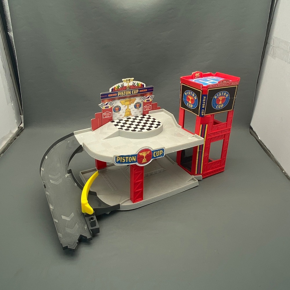 EUC Disney Cars Piston Cup Racers Garage Motor Speedway of the South